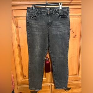 Judy Blue - Black Denim - size 15/32